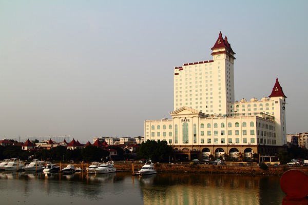 廣州市番禺萊茵花園游艇會 廣州市番禺萊茵花園游艇會