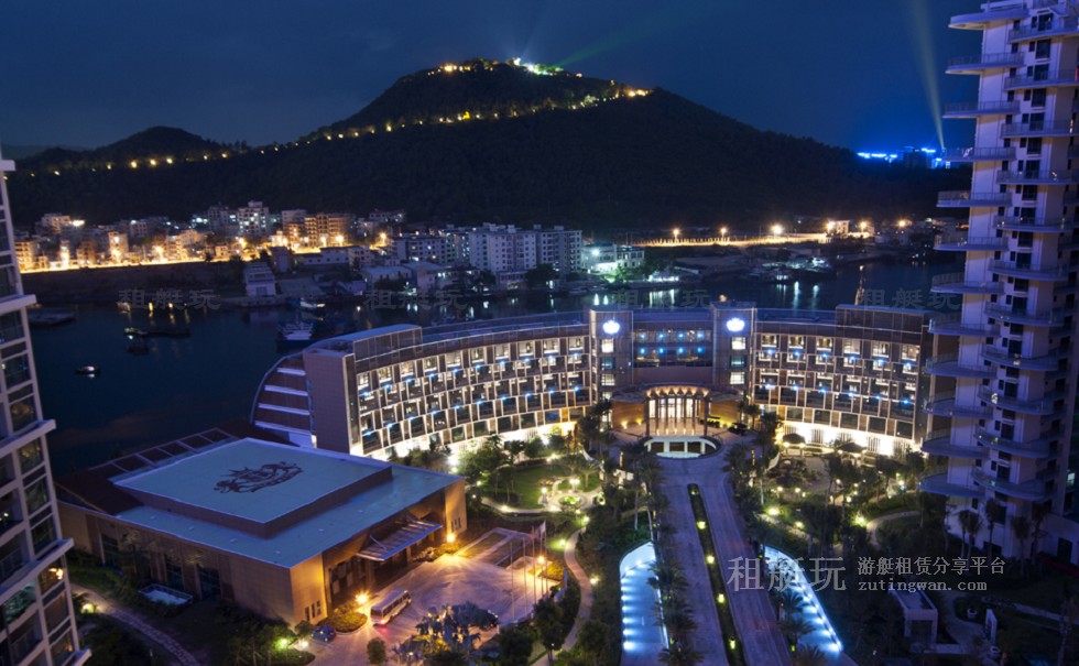 三亞鴻洲國(guó)際游艇會(huì)碼頭